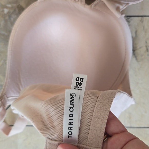 Torrid Curve back smoothing bra - Picture 3 of 3